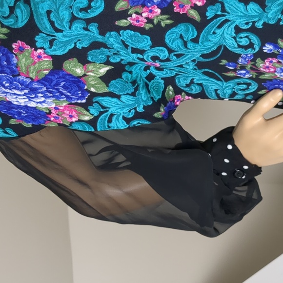 Floral Polka Dot Long Sleeve Button Up Medium - Picture 6 of 10